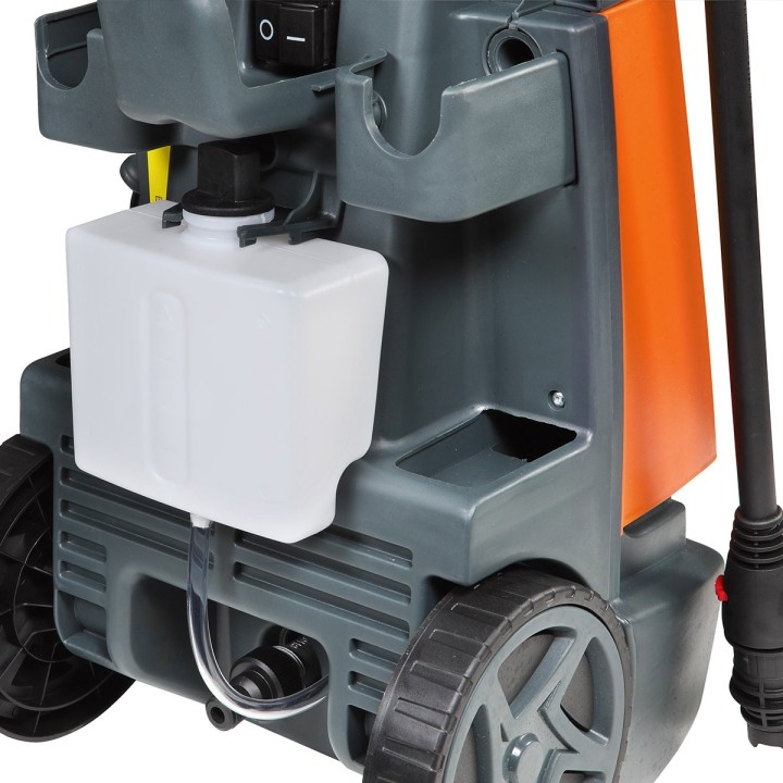 Hidrolimpiadora eléctrica de agua fría OLEOMAC PW 115 C 125 bar capacidad 360 L/h | Newgardenmac.com
