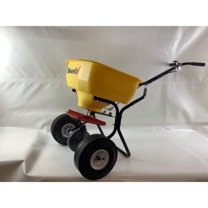 Spargisale a spinta centrifuga SNOWEX SP-65 tramoggia 45 Kg fino a 6 m | Newgardenmac.com