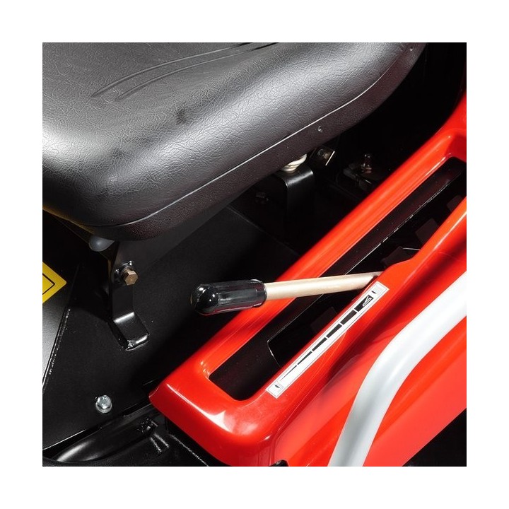 Tracteur de pelouse OLEOMAC APACHE 92 EVO 4x4 moteur Briggs&Stratton 627cc coupe 92 cm | Newgardenmac.com