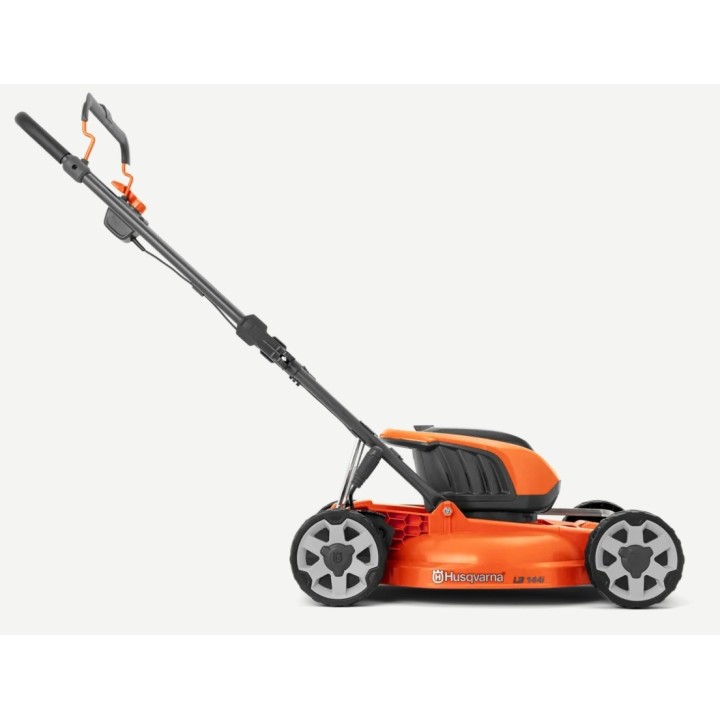 Tagliaerba a batteria HUSQVARNA LB144i 0,75 kW larghezza taglio 44 cm | Newgardenmac.com