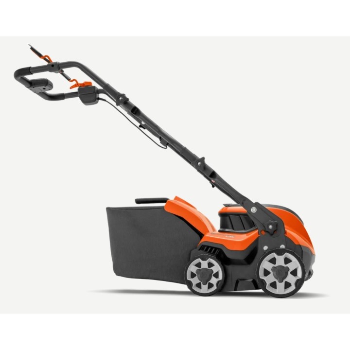 Escarificador de césped a batería HUSQVARNA S138i, ancho de trabajo 37,5 cm | Newgardenmac.com