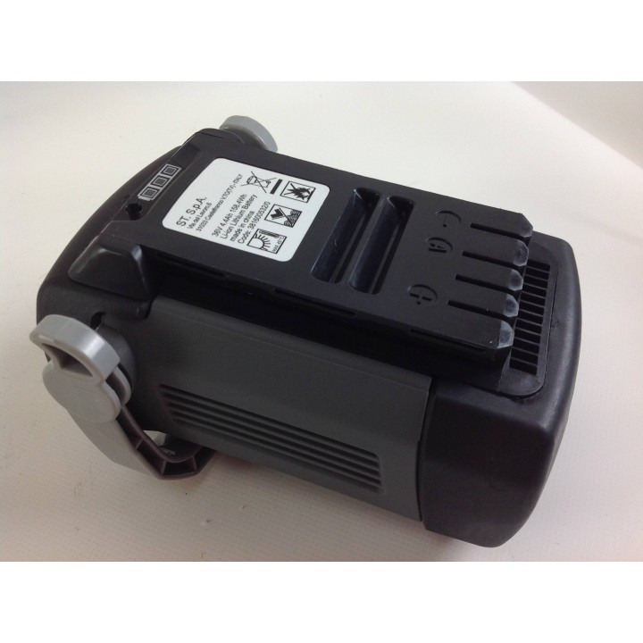 Batterie lithium-ion 36V 4,4 Ah pour tondeuse COMBI 36 AE COMBI 40 AE | Newgardenmac.com