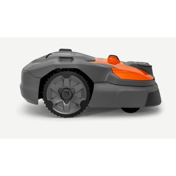 HUSQVARNA AUTOMOWER 560 EPOS 12000mq Vision Ai robot cortacésped profesional | Newgardenmac.com