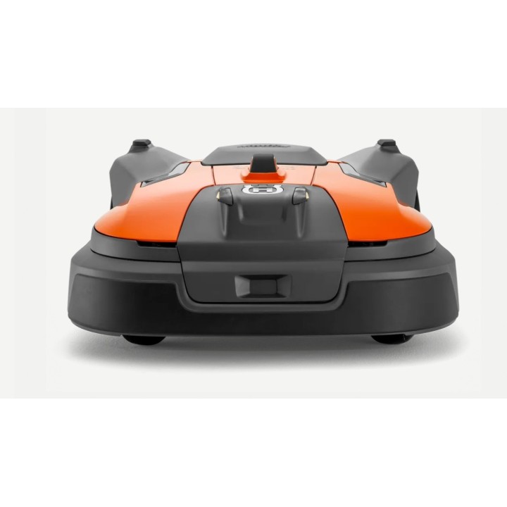 HUSQVARNA AUTOMOWER 560 EPOS 12000mq Vision Ai robot cortacésped profesional | Newgardenmac.com
