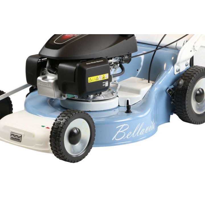 Benzin-Rasenmäher MARINA F550 BELLAVITA, 2WD/4WD, 201 cm³, 52 cm Schnittbreite, 70-Liter-Grasfangkorb | Newgardenmac.com